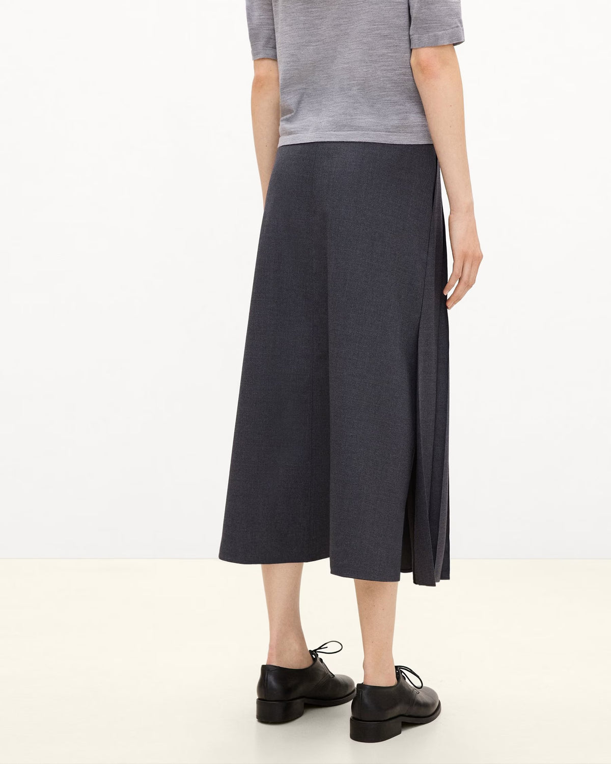Theory Pleated Wrap Skirt in Drape Flannel - Charcoal Melange