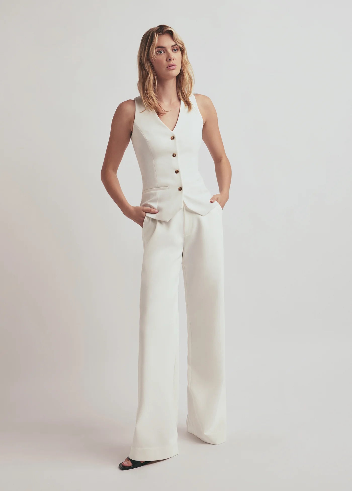 The Jones Wide Leg Pant - Petite (Cream, Black)