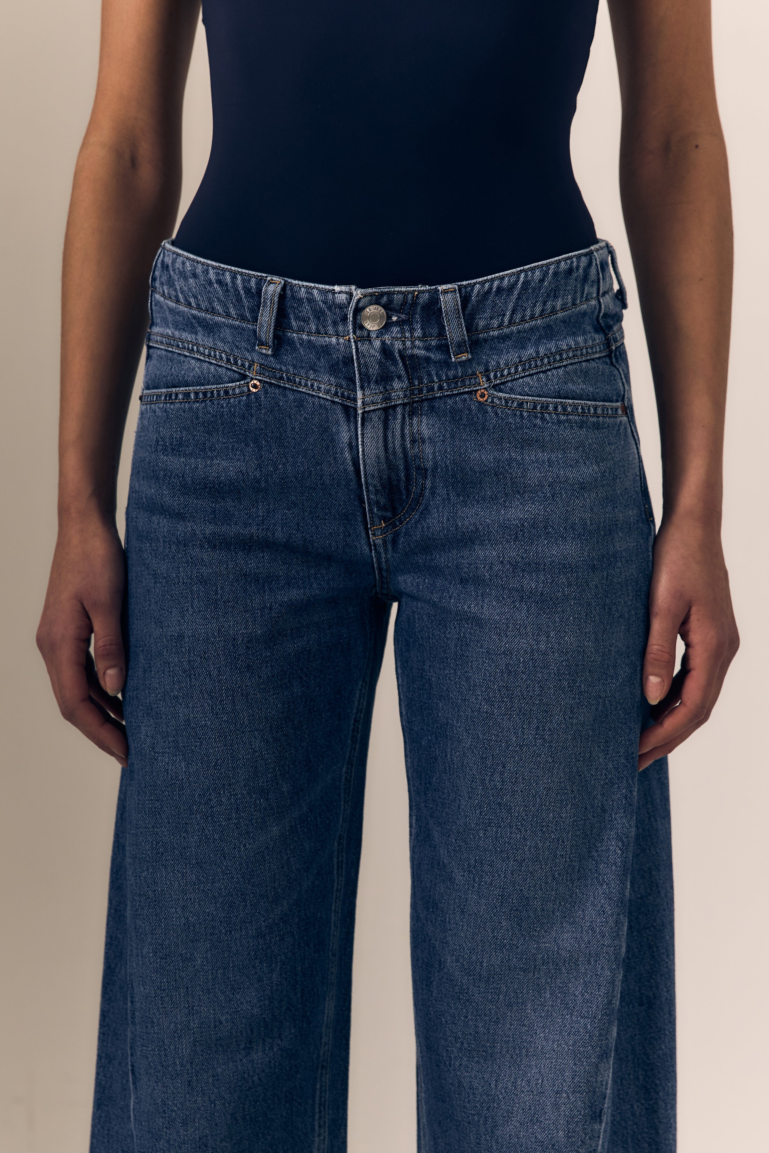 Le Jean Selena Crop - Mide Rise, Indigo Bloom