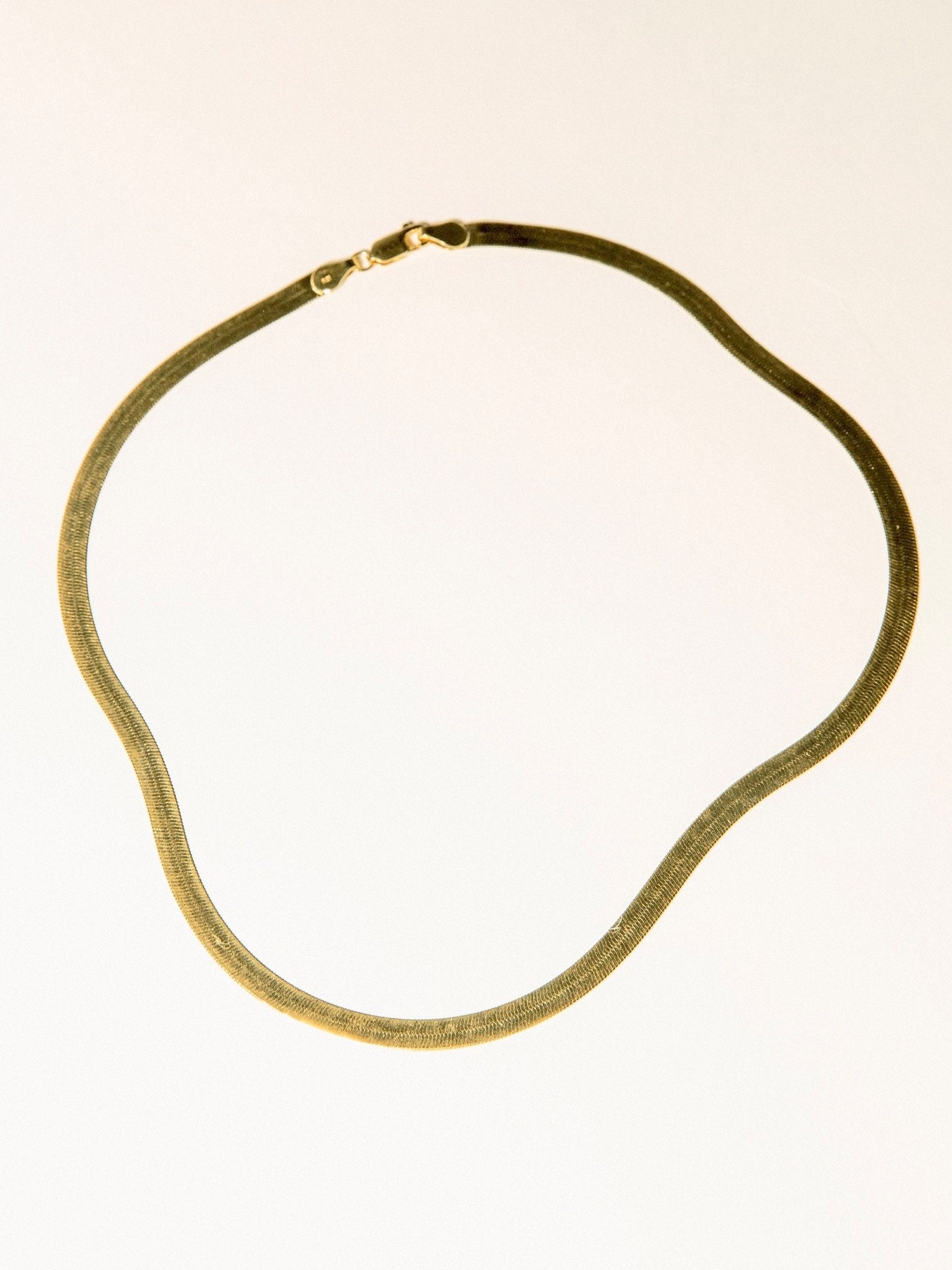 Sleeping Venus Necklace - Gold