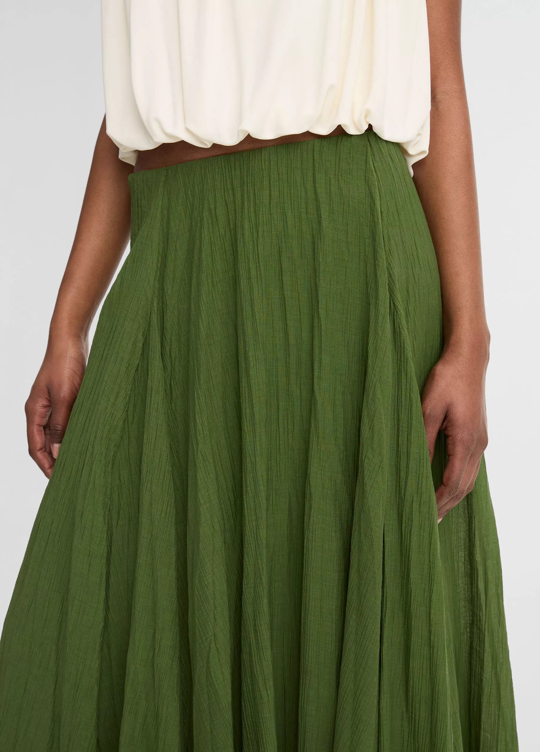 Vince Crinkled Plissé Cotton-Blend Maxi Skirt