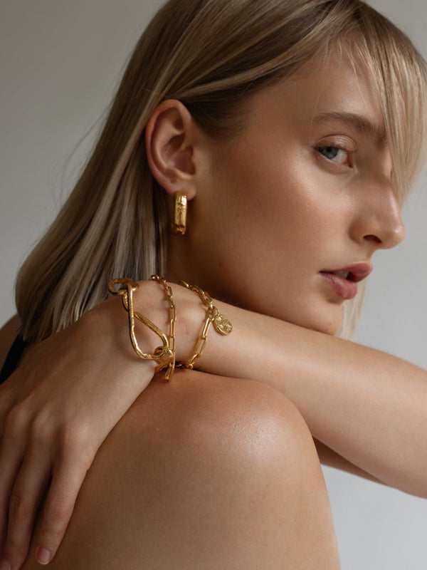 The Baby Eternal Devotion Bracelet - Gold