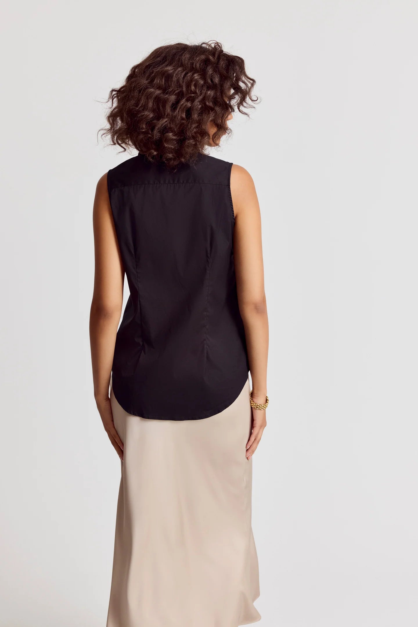 The Shirt The Signature Sleeveless Shirt